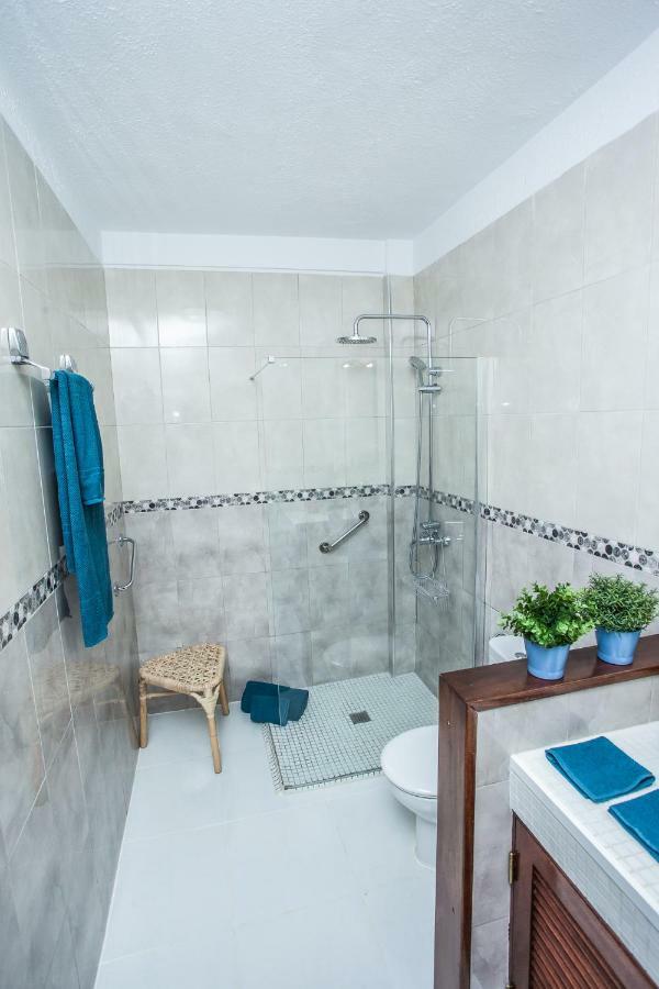 Spectacular Renovated Apartment, 5 Min To Camison Beach, With Aircon Арона Экстерьер фото